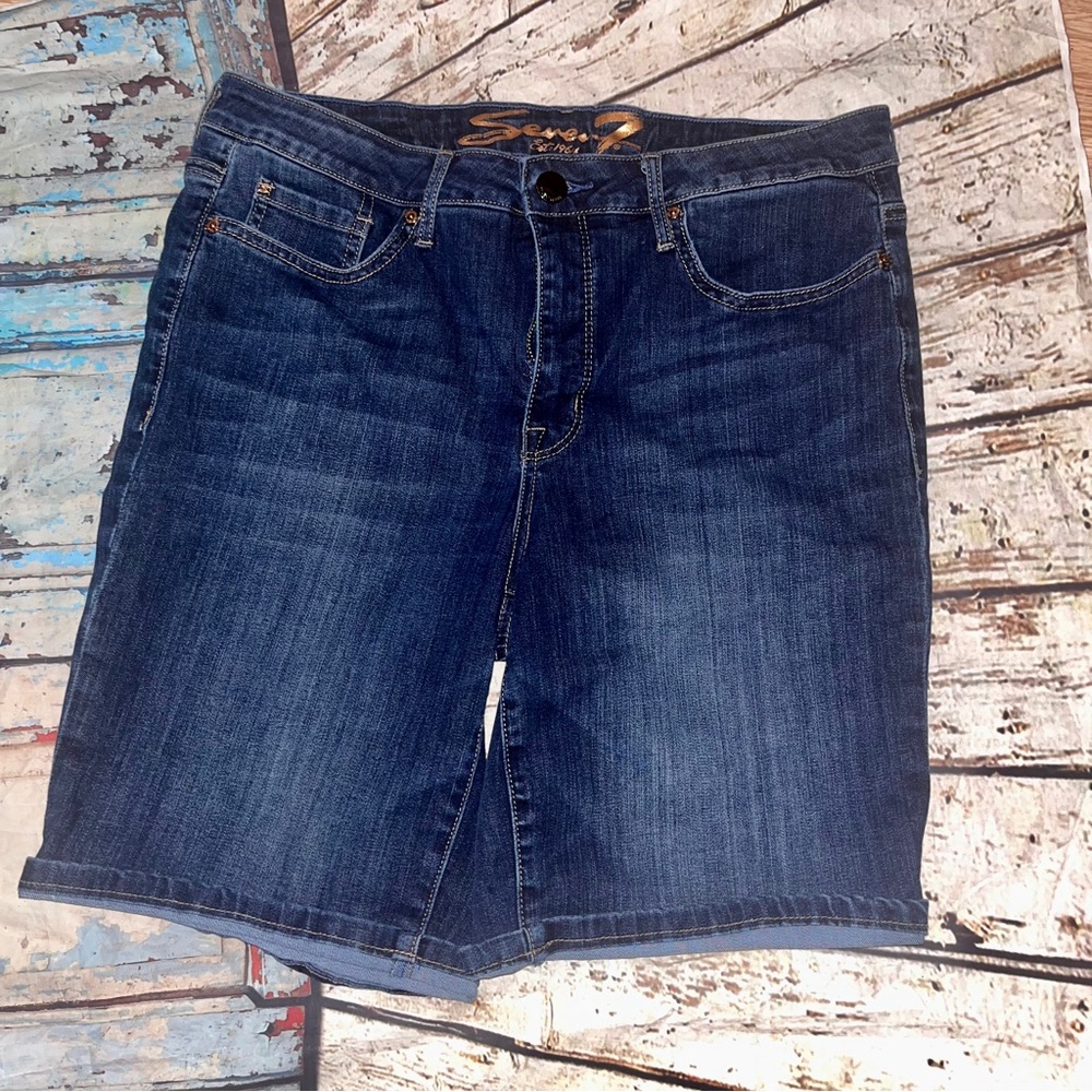 ⭐️3 for  $11 ⭐️5 for $15 ⭐️women's Bermuda shorts from 7Seven